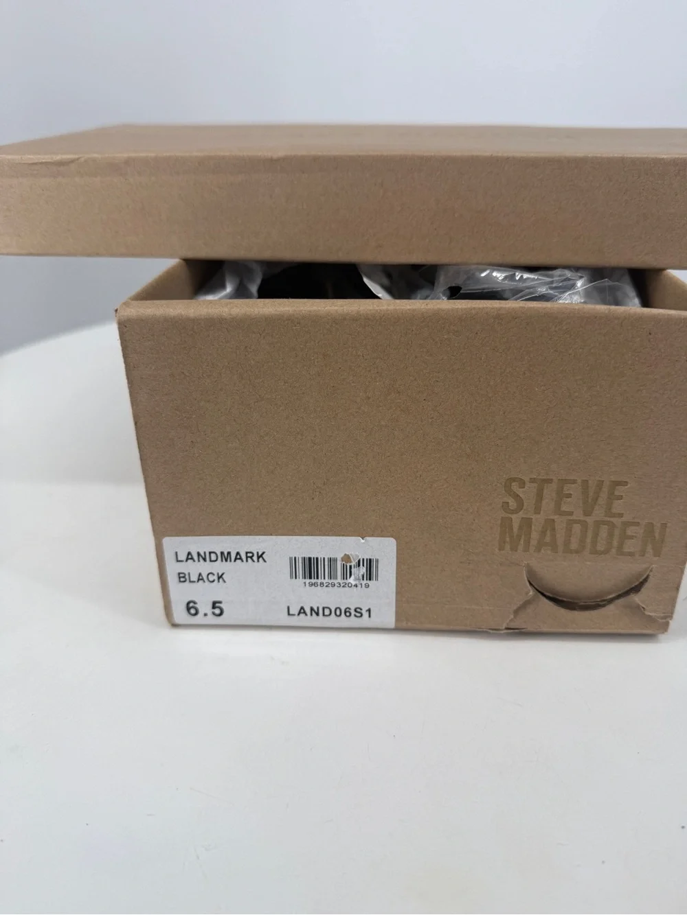 Steve Madden Landmark Black Lug Sole Elastic Strap Sandals NIB Size 6.5 - Picture 8 of 8